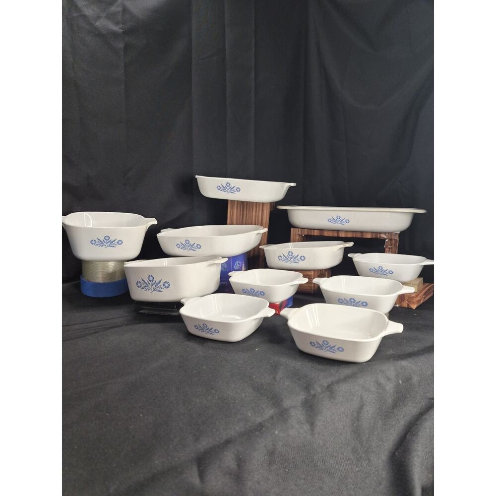 Corning ware blue cornflower set 11 pieces no lids Cookware, CLEAN AND READY..